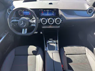 MERCEDES-BENZ GLA 250 AMG Line 4Matic Swiss Star