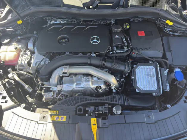 MERCEDES-BENZ GLA 250 AMG Line 4Matic Swiss Star