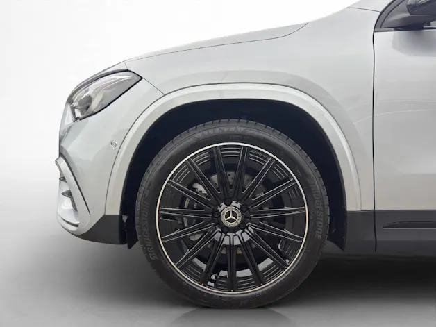 MERCEDES-BENZ GLA 220 d AMG Line 4Matic Swiss Star