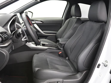 MITSUBISHI ECLIPSE CROSS 3