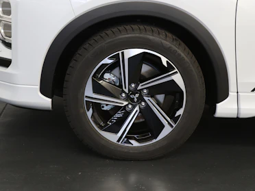 MITSUBISHI ECLIPSE CROSS 13
