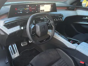 PEUGEOT 5008 e-GT Exclusive AWD