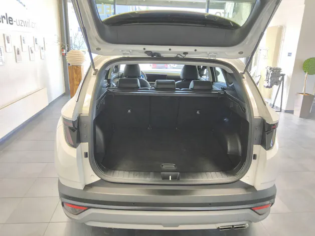 HYUNDAI Tucson 1.6 T-GDi PHEV Amplia 4WD