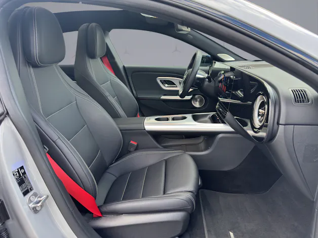 MERCEDES-BENZ CLA 350 AMG Line 4matic