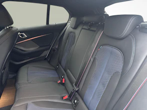 https://vehicle.imgix.net/4496314/99e28bc1-6663-46c7-8838-0f3e4c17509b.jpg