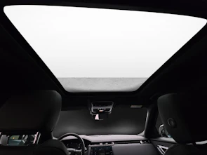 Fahrzeugbild LAND ROVER Range Rover Velar 2.0 P400e Dynamic SE