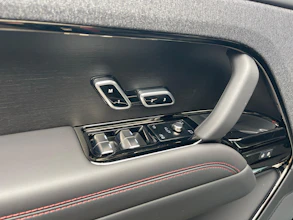 https://vehicle.imgix.net/4496424/5b66f5b0-d5aa-4b16-a8d2-608553f7ecf0.jpg