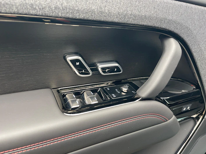 Fahrzeugbild LAND ROVER RANGE ROVER SPORT