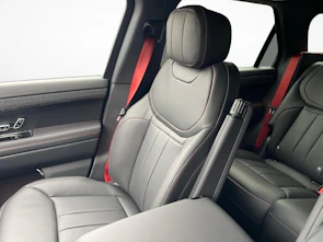 Fahrzeugbild LAND ROVER Range Rover Sport 3.0 I6 P460e Battersea Edition