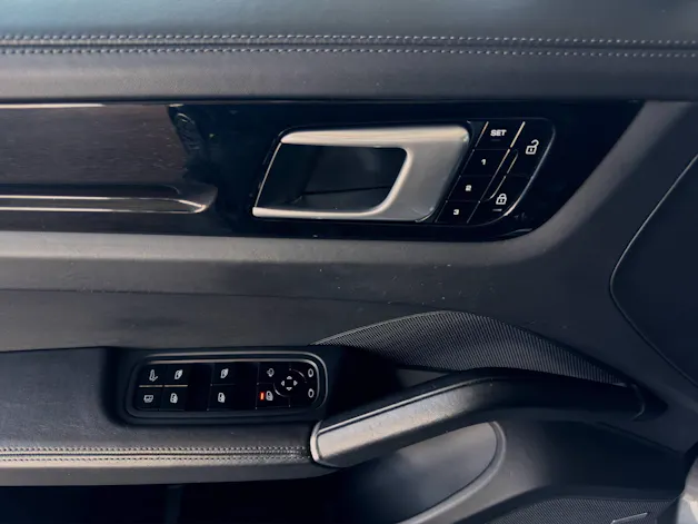 PORSCHE Cayenne E-Hybrid