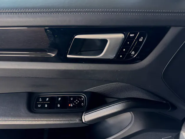 PORSCHE Cayenne E-Hybrid