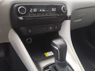 Toyota Yaris 1.5 VVT-i HSD Premium