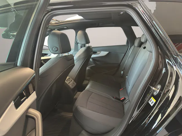 AUDI A4 Avant 40 TDI S line Attraction quattro S-tronic