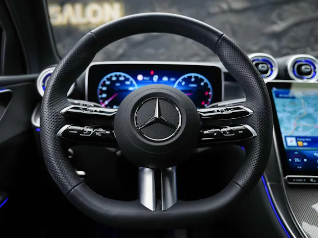 MERCEDES-BENZ GLC 300 d 4Matic AMG Line 9G-Tronic *21" Felgen*Digital Light*AHK*