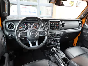 JEEP Wrangler 2.0 Sahara "CH Auto * Camera * Sièges chauffant * Capteur avant/arrière * Intérieur Cuir * Full prépare camping *"