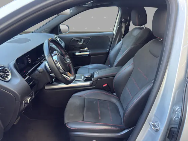 MERCEDES-BENZ GLA 200 d 4M - AMG / DISTRONIC / Rückfahrkamera / Premium-Plus
