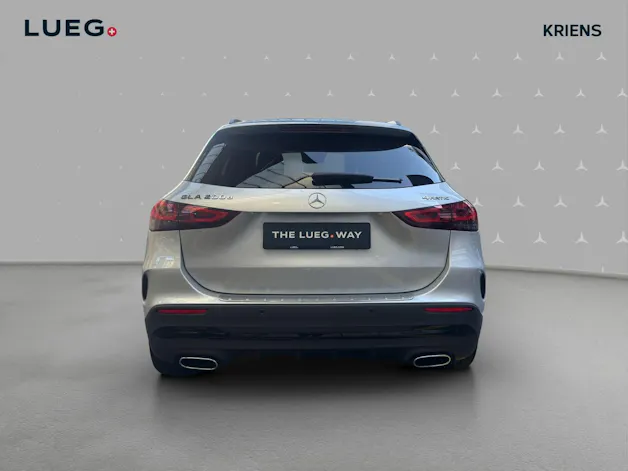 MERCEDES-BENZ GLA 200 d 4M - AMG / DISTRONIC / Rückfahrkamera / Premium-Plus