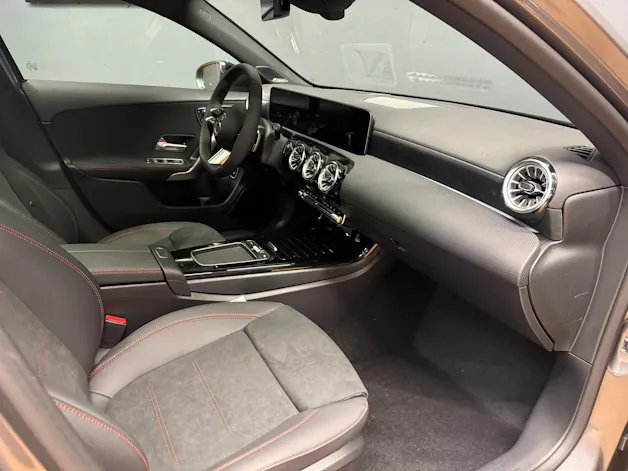 MERCEDES-BENZ A 250 e EQ Star - AMG / DISTRONIC / 360 Grad Kamera