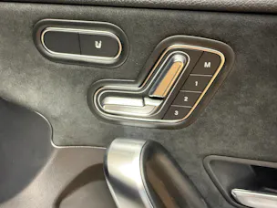 MERCEDES-BENZ A 250 e EQ Star - AMG / DISTRONIC / 360 Grad Kamera
