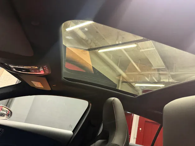 MERCEDES-BENZ A 250 e EQ Star - AMG / DISTRONIC / 360 Grad Kamera