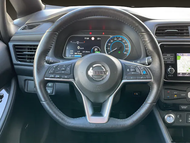 NISSAN Leaf Tekna