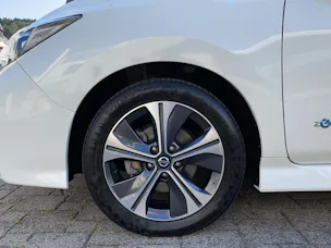 NISSAN Leaf Tekna