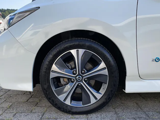 NISSAN Leaf Tekna