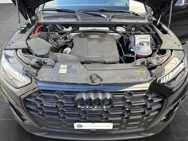 AUDI Q5 2.0 40 TDI - S Line - quattro *Black Edition*