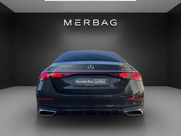 MERCEDES-BENZ E 300 e 4Matic EQ Hybrid 9G-Tronic
