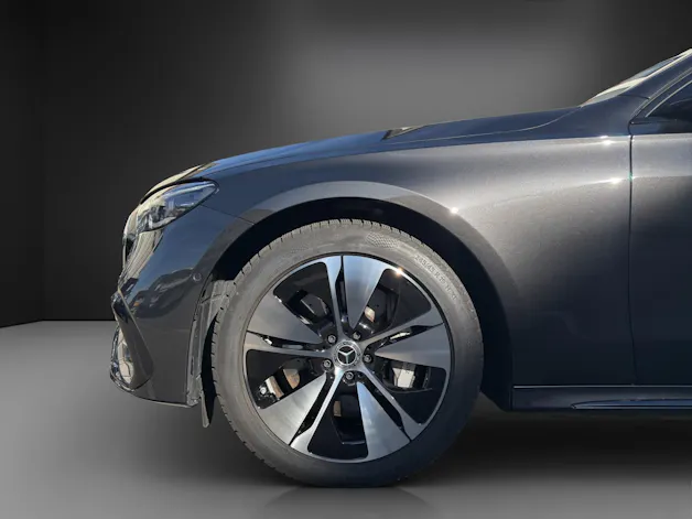 MERCEDES-BENZ E 300 e 4Matic EQ Hybrid 9G-Tronic