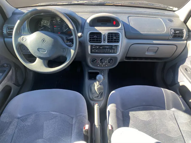RENAULT Clio 1.6 RT