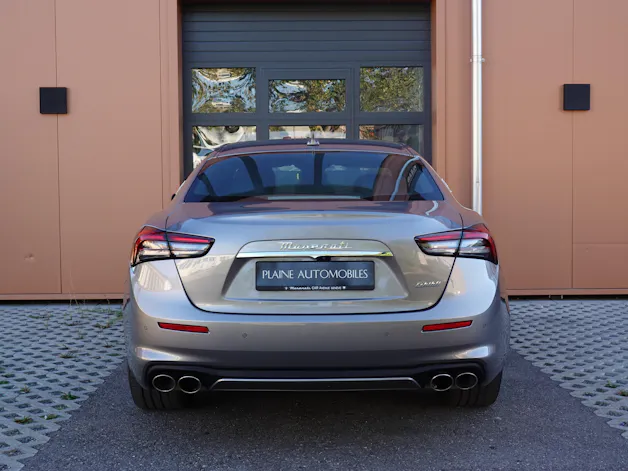 MASERATI Ghibli 2.0 Hybrid GT "* CH Auto * Tempomat * Camera recul * Sièges Electriques/mémoire * Toit Ouvrant * Phares LED *"