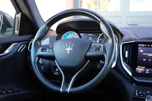 MASERATI Ghibli 2.0 Hybrid GT "* CH Auto * Tempomat * Camera recul * Sièges Electriques/mémoire * Toit Ouvrant * Phares LED *"