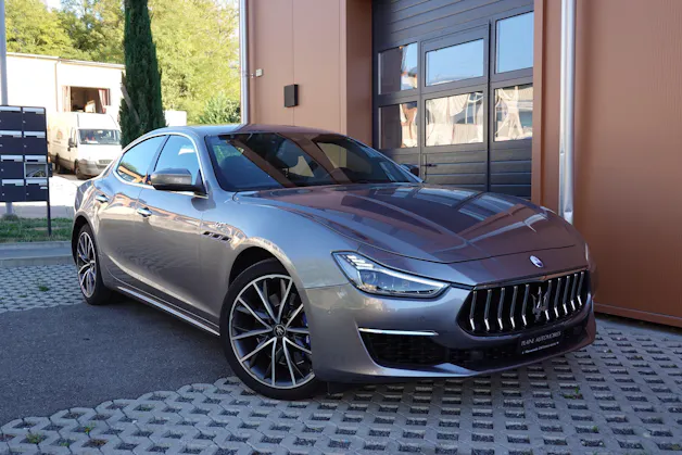 MASERATI Ghibli 2.0 Hybrid GT "* CH Auto * Tempomat * Camera recul * Sièges Electriques/mémoire * Toit Ouvrant * Phares LED *"