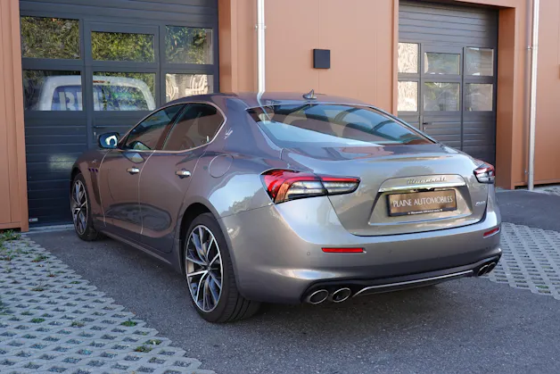 MASERATI Ghibli 2.0 Hybrid GT "* CH Auto * Tempomat * Camera recul * Sièges Electriques/mémoire * Toit Ouvrant * Phares LED *"