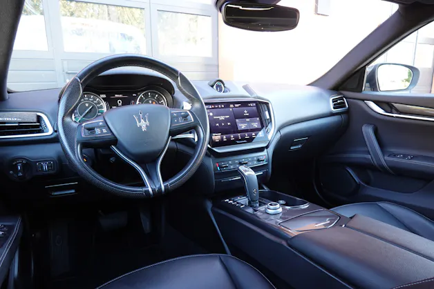 MASERATI Ghibli 2.0 Hybrid GT "* CH Auto * Tempomat * Camera recul * Sièges Electriques/mémoire * Toit Ouvrant * Phares LED *"