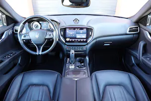 MASERATI Ghibli 2.0 Hybrid GT "* CH Auto * Tempomat * Camera recul * Sièges Electriques/mémoire * Toit Ouvrant * Phares LED *"