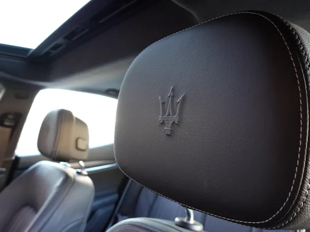 MASERATI Ghibli 2.0 Hybrid GT "* CH Auto * Tempomat * Camera recul * Sièges Electriques/mémoire * Toit Ouvrant * Phares LED *"