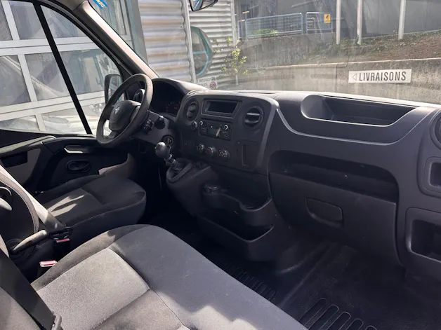 RENAULT Master T33 2.3dCi 130 L2H2