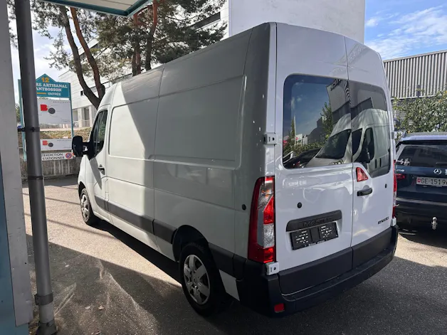 RENAULT Master T33 2.3dCi 130 L2H2