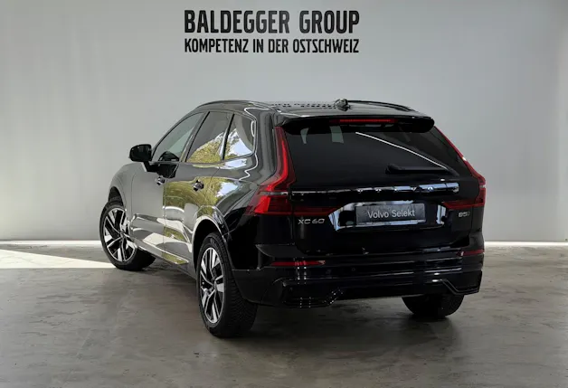 VOLVO XC60 2.0 B5 MH Plus Dark AWD