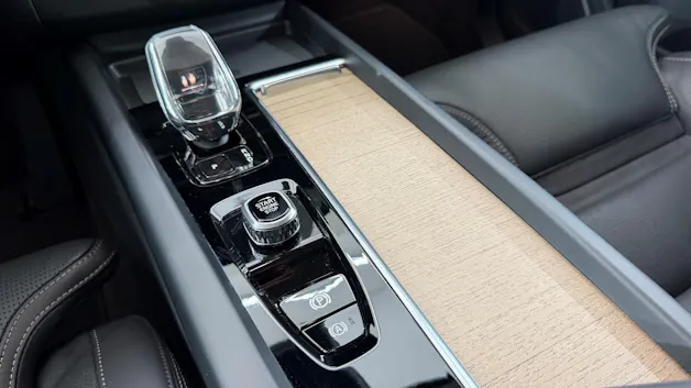 VOLVO XC60 2.0 B5 MH Plus Dark AWD