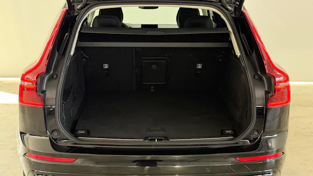 VOLVO XC60 2.0 B5 MH Plus Dark AWD
