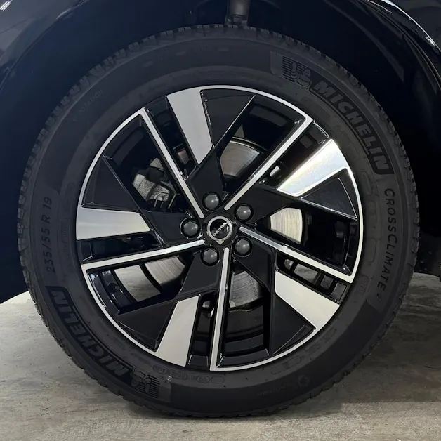 VOLVO XC60 2.0 B5 MH Plus Dark AWD