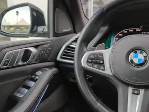 BMW X7 M50i