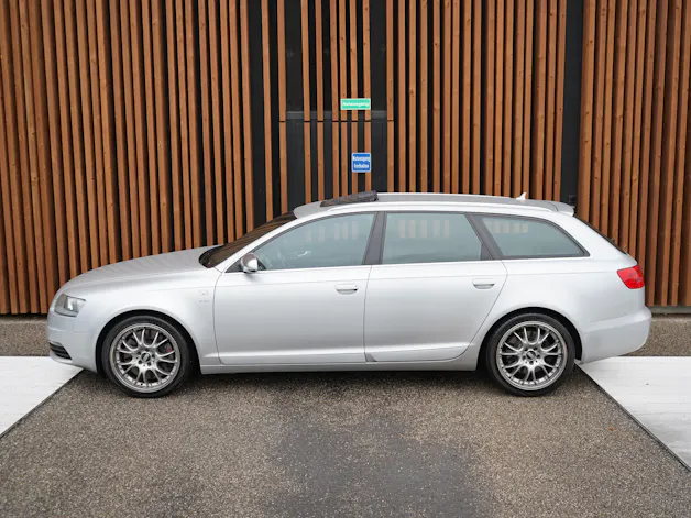 AUDI S6 AVANT 5.2 V10 QUATTRO TIPTRONIC l 435 PS