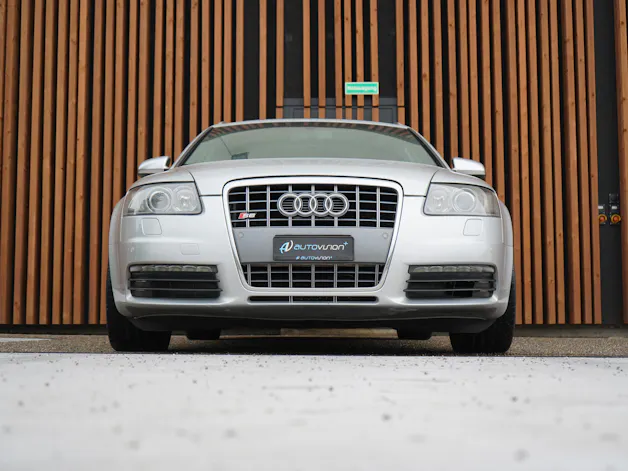 AUDI S6 AVANT 5.2 V10 QUATTRO TIPTRONIC l 435 PS