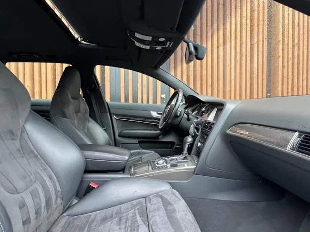AUDI S6 AVANT 5.2 V10 QUATTRO TIPTRONIC l 435 PS