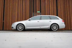 AUDI S6 AVANT 5.2 V10 QUATTRO TIPTRONIC l 435 PS