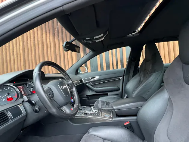 AUDI S6 AVANT 5.2 V10 QUATTRO TIPTRONIC l 435 PS